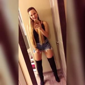 Meet your Posher, Nicole